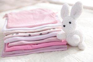 Vêtements et accessoires bébé pour la valise de maternité