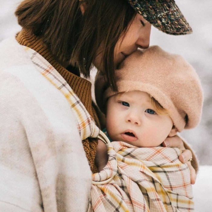 portage-bebe-echarpe-hiver-exterieur.jpg